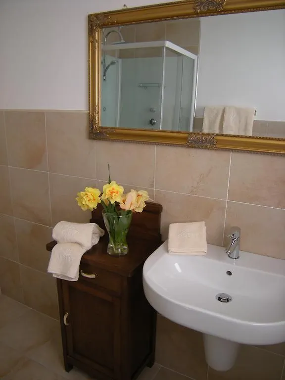 Bio B&B Vivere La Vita Polpenazze del Garda 0*,  Italy